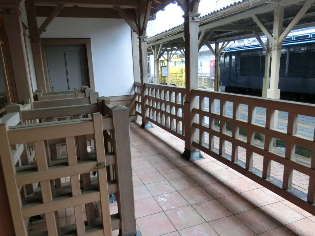 軽井沢駅舎の旧改札口